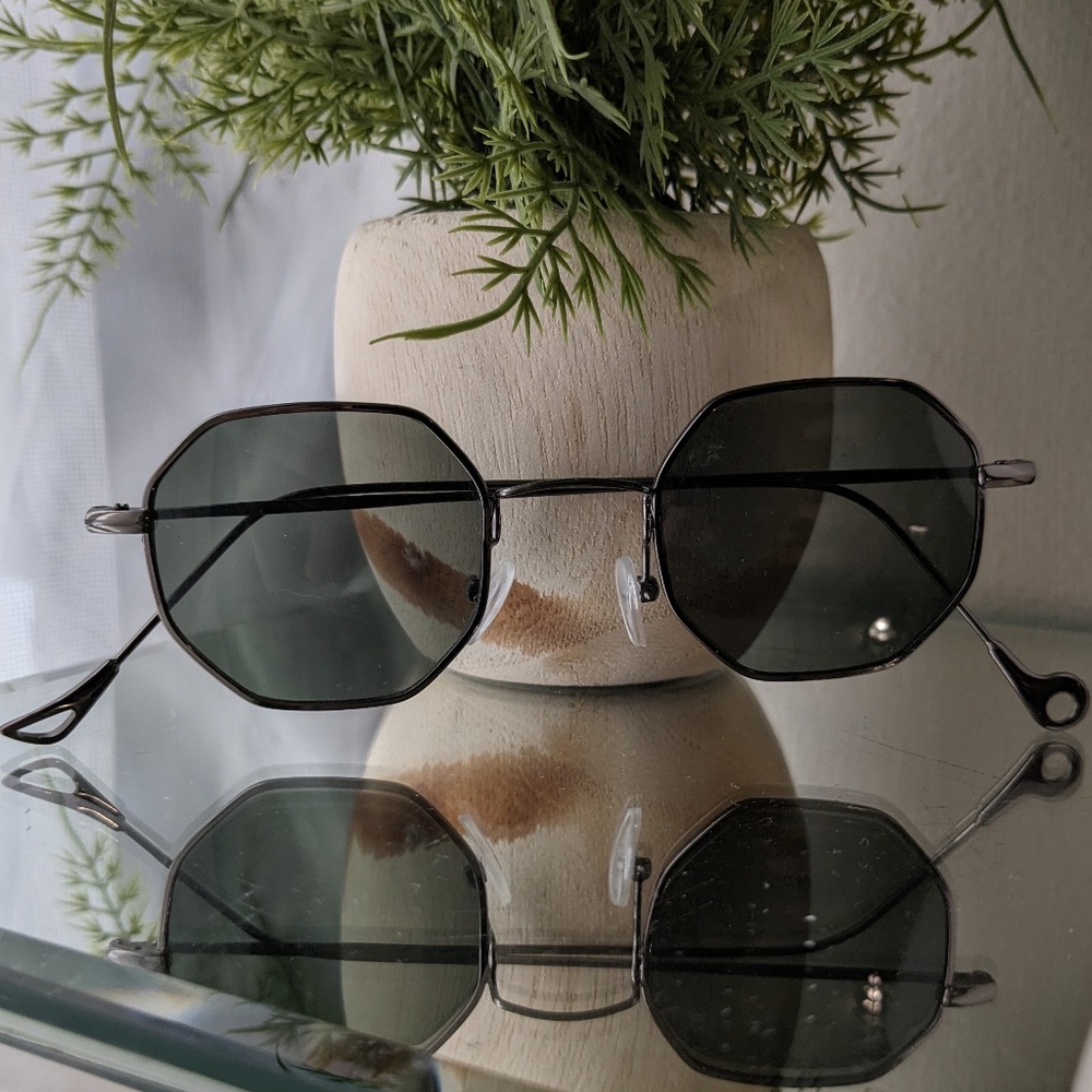 90's Small Octagon Sunglasses